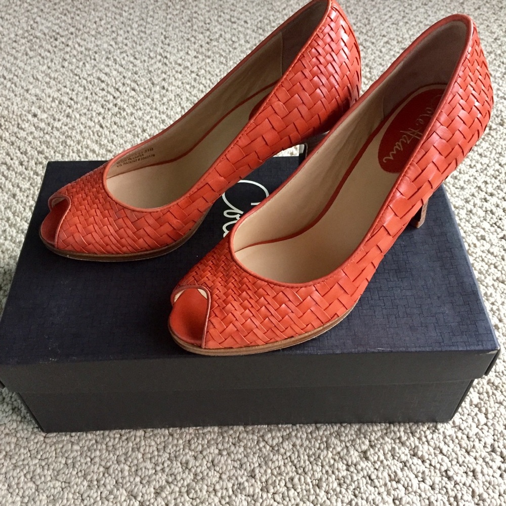 *NEW* Cole Haan heels with Nike Air technology